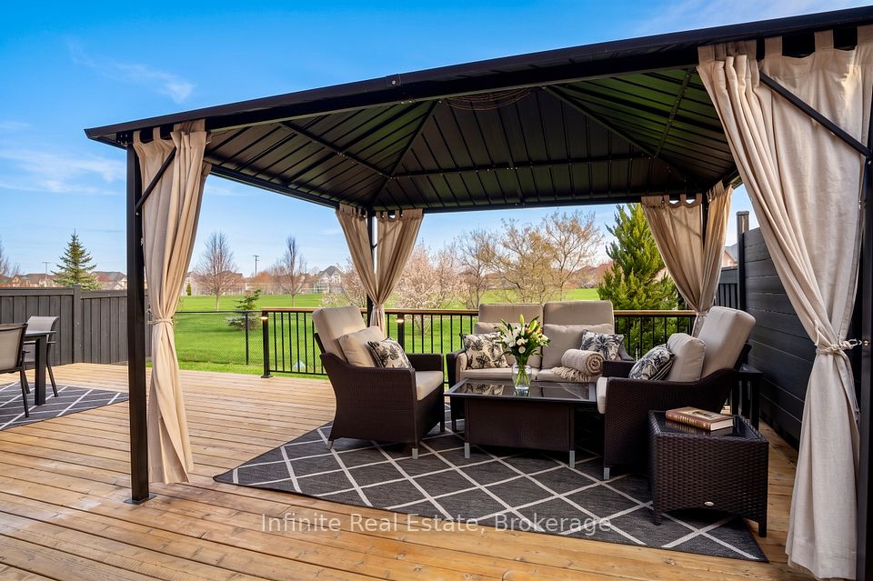 44 Fawnridge Road, Caledon, ON L7C 3T9 2