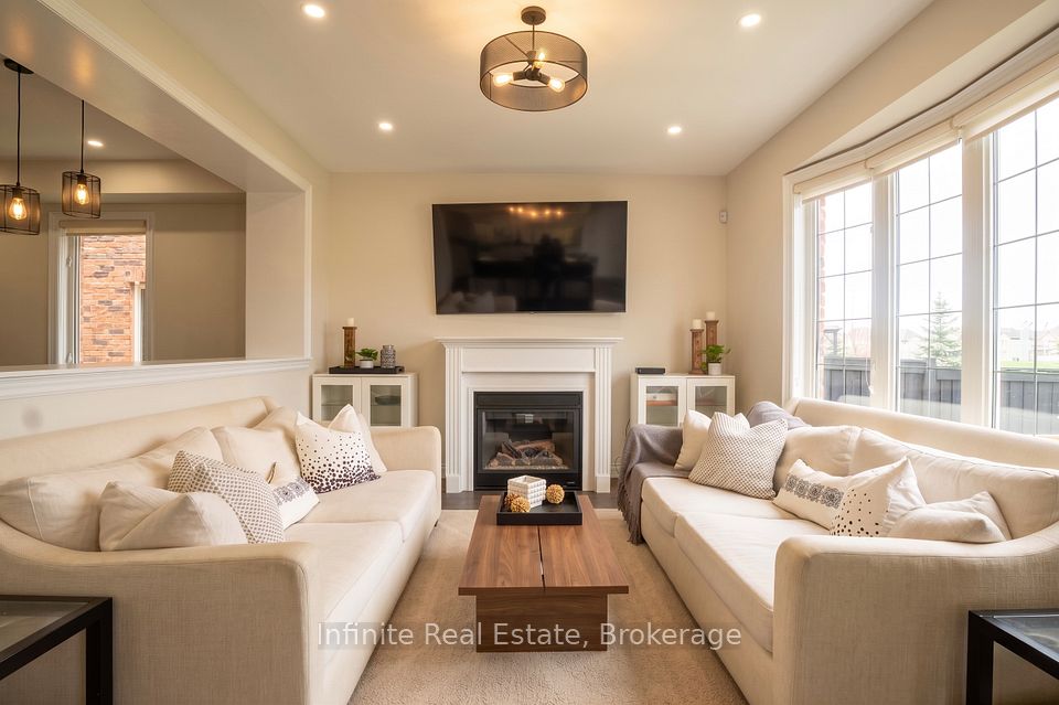 44 Fawnridge Road, Caledon, ON L7C 3T9 6