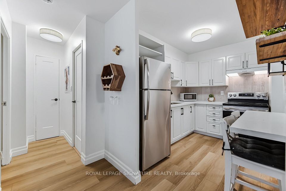2263 Marine Drive 1203, Oakville, ON L6L 5K1 21