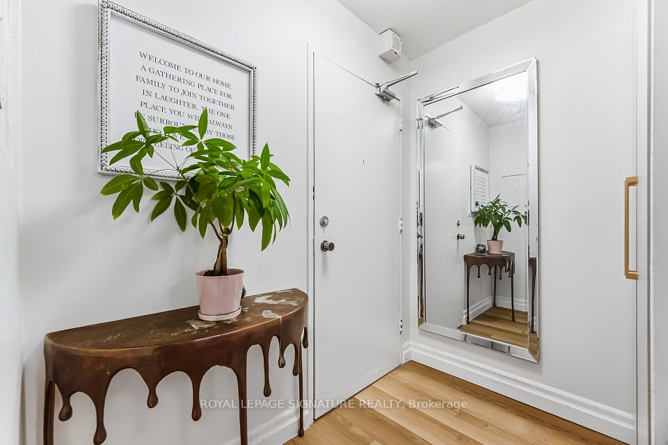 2263 Marine Drive 1203, Oakville, ON L6L 5K1 6
