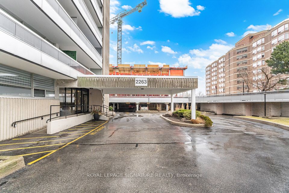 2263 Marine Drive 1203, Oakville, ON L6L 5K1 3