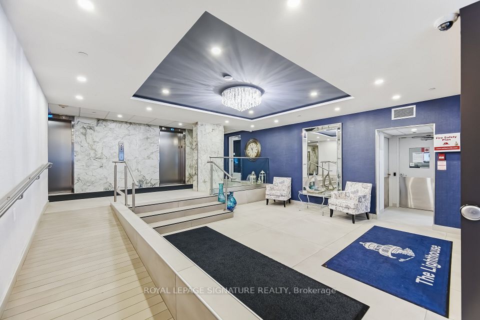 2263 Marine Drive 1203, Oakville, ON L6L 5K1 4