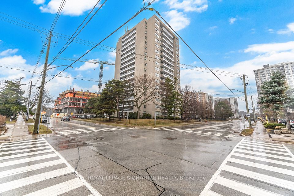 2263 Marine Drive 1203, Oakville, ON L6L 5K1 2