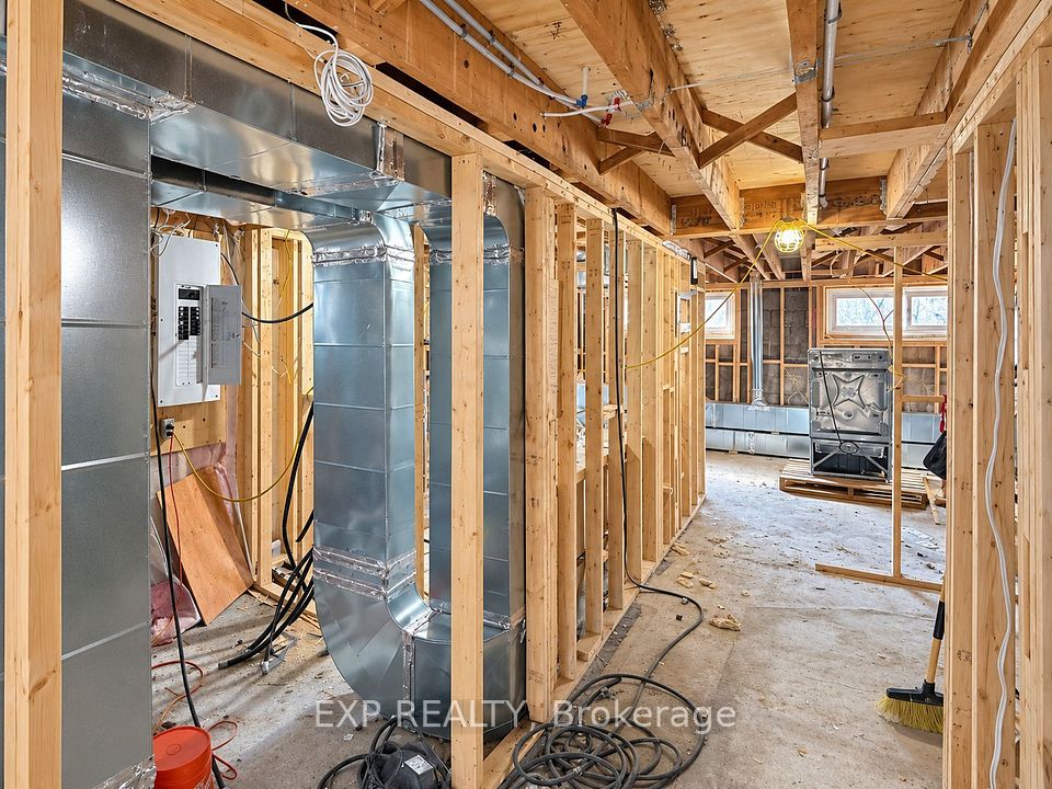 17 Windsor Road, Toronto, ON M9R 3G2 15