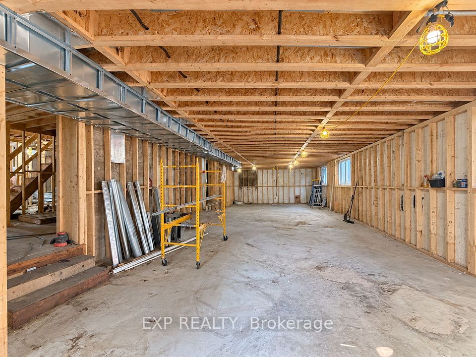 17 Windsor Road, Toronto, ON M9R 3G2 13