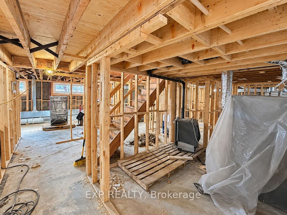 17 Windsor Road, Toronto, ON M9R 3G2 16