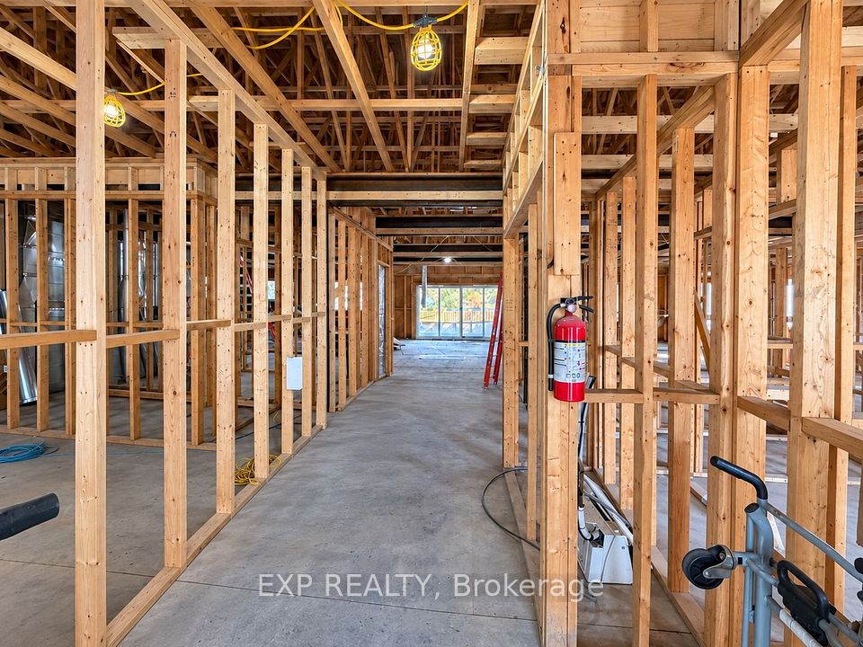 17 Windsor Road, Toronto, ON M9R 3G2 3