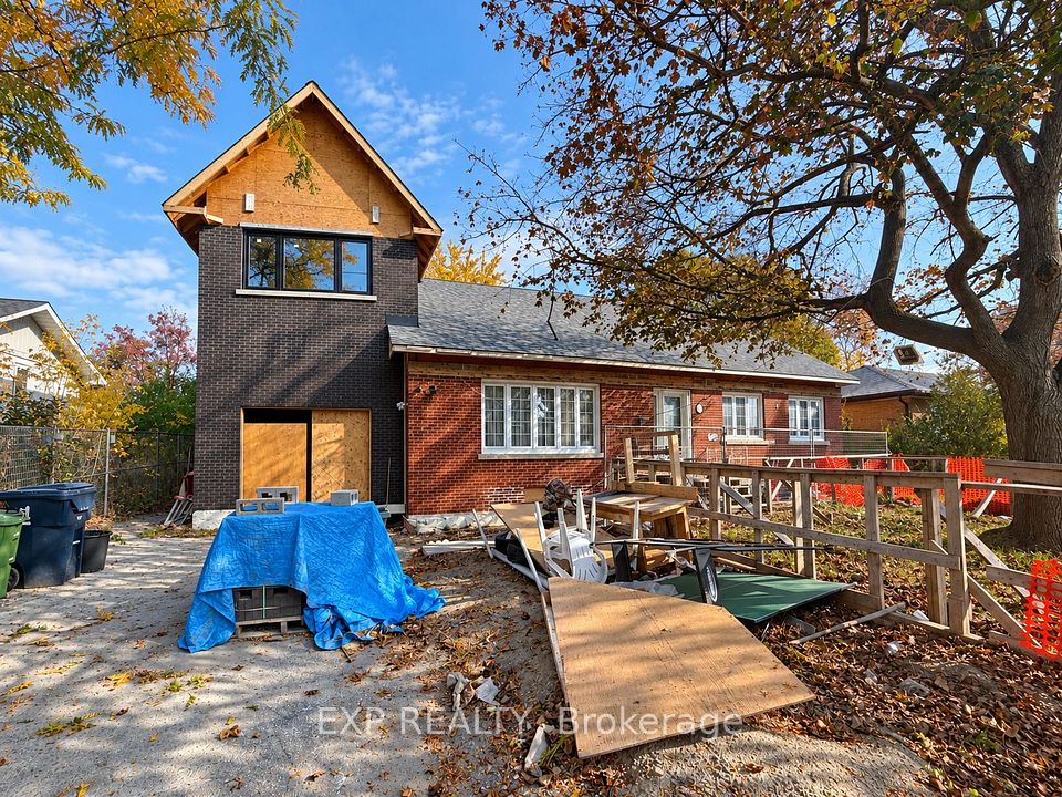 Detached at 17 Windsor Road, Toronto, ON M9R 3G2