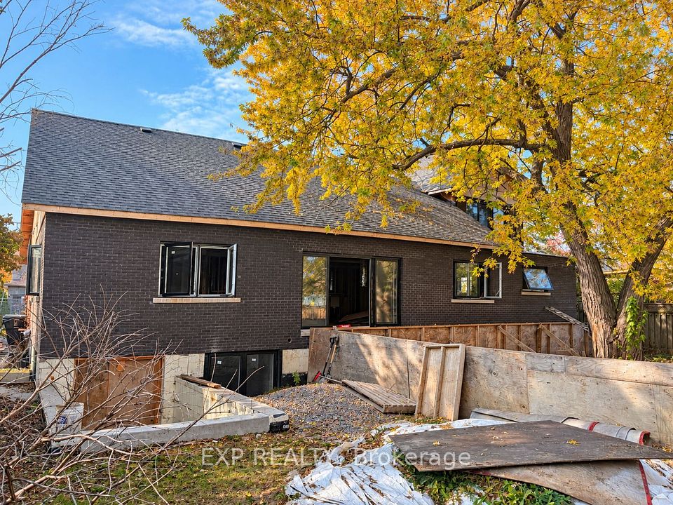 17 Windsor Road, Toronto, ON M9R 3G2 19