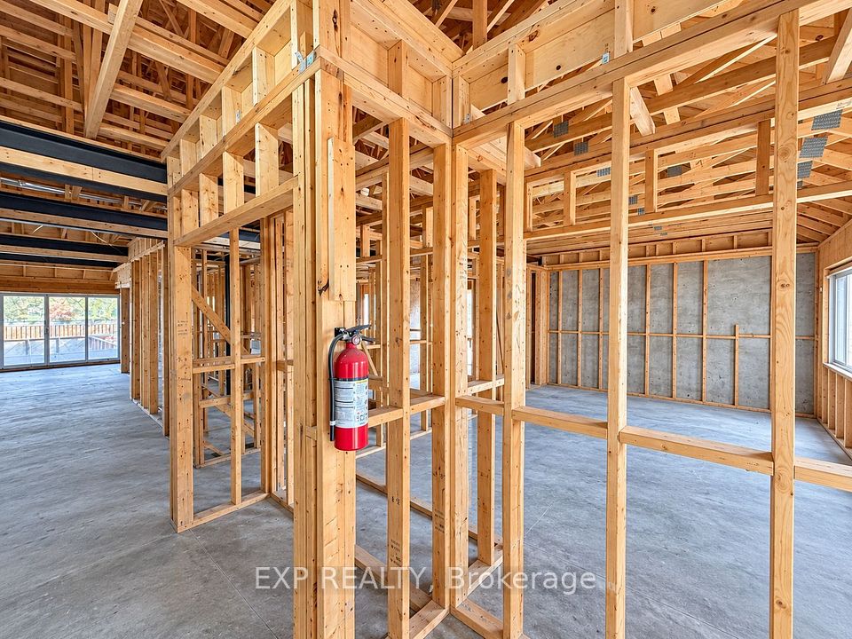 17 Windsor Road, Toronto, ON M9R 3G2 5