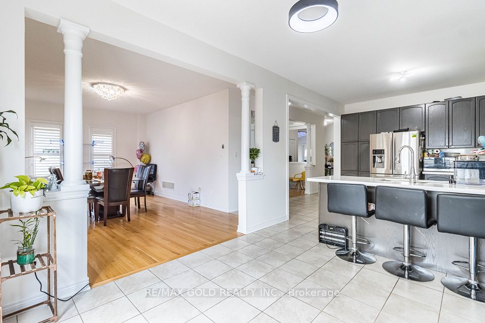 110 Banbridge Crescent, Brampton, ON L6X 5M2 11