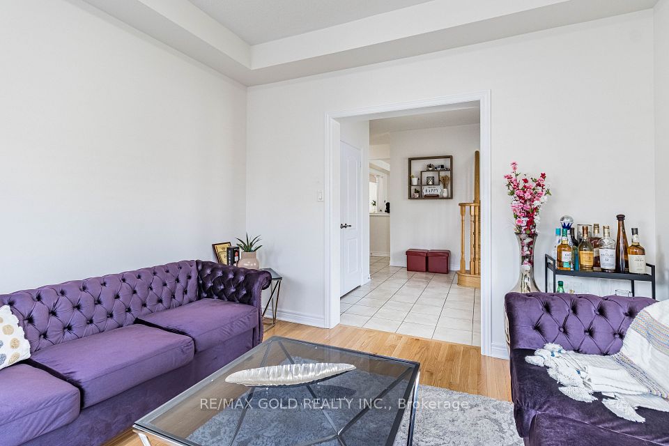 110 Banbridge Crescent, Brampton, ON L6X 5M2 6
