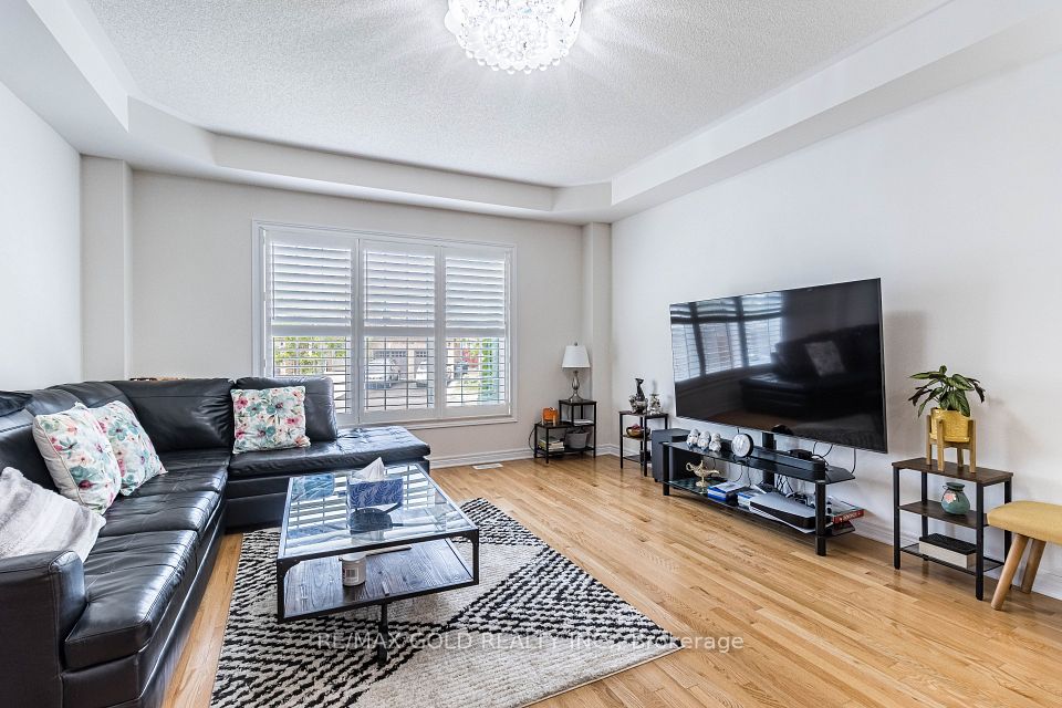 110 Banbridge Crescent, Brampton, ON L6X 5M2 7