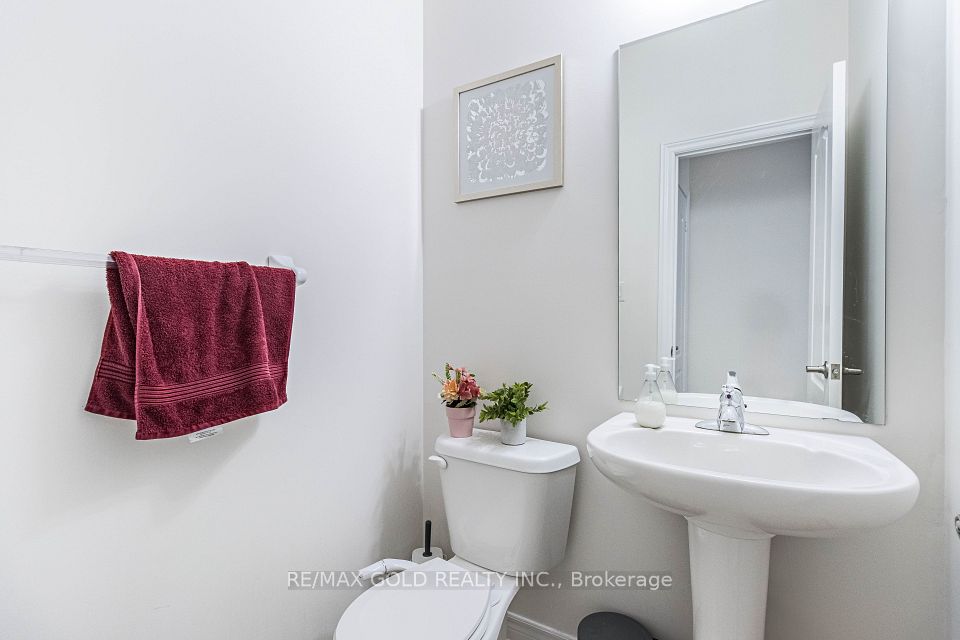 110 Banbridge Crescent, Brampton, ON L6X 5M2 12