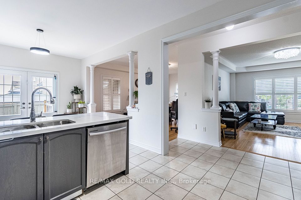 110 Banbridge Crescent, Brampton, ON L6X 5M2 10