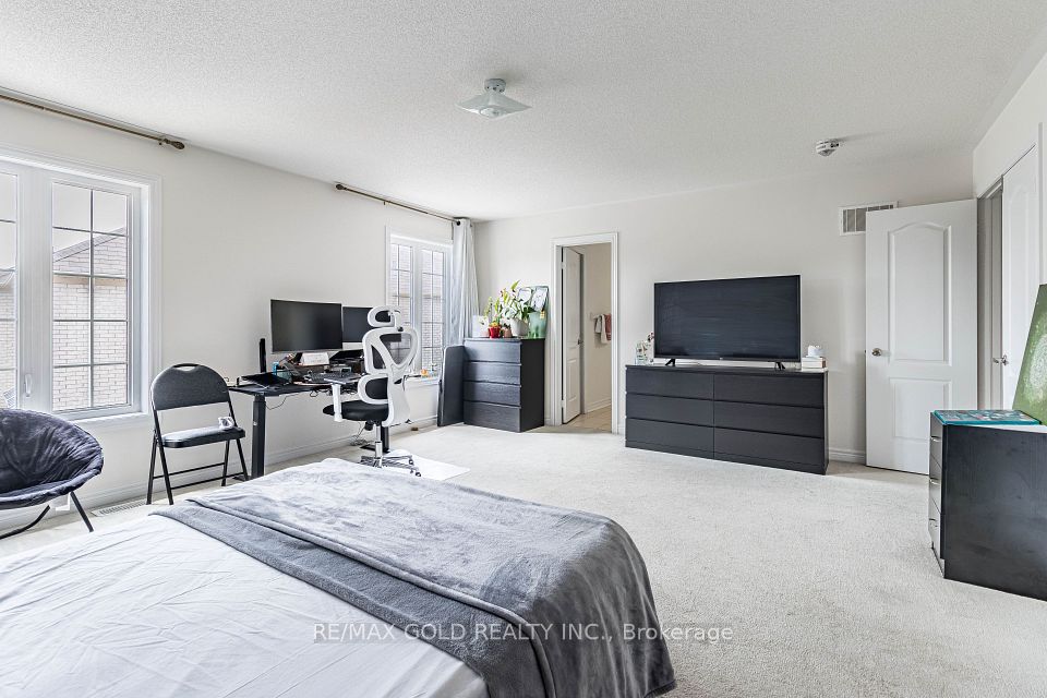 110 Banbridge Crescent, Brampton, ON L6X 5M2 14