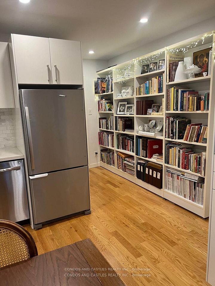 203 Fern Avenue, Toronto, ON M6R 1K5 4