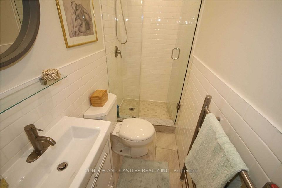 203 Fern Avenue, Toronto, ON M6R 1K5 23