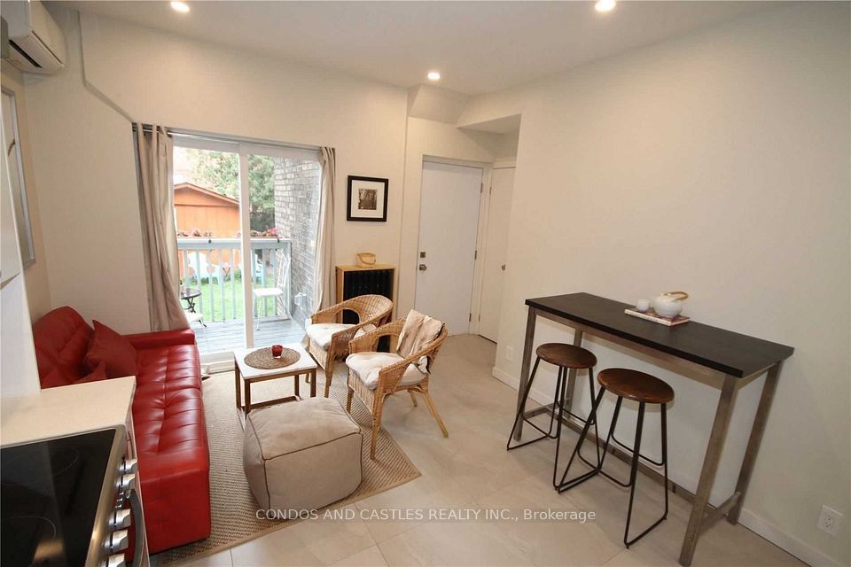 203 Fern Avenue, Toronto, ON M6R 1K5 20