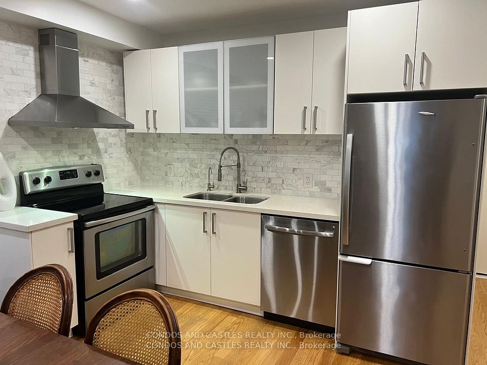 203 Fern Avenue, Toronto, ON M6R 1K5 5