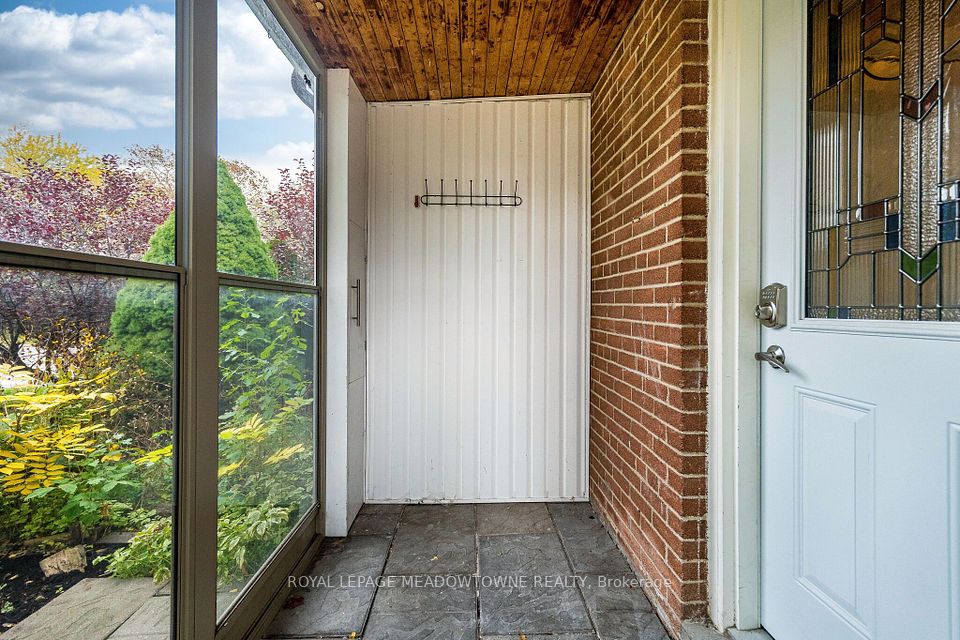 2600 Constable Road, Mississauga, ON L5J 1W2 4