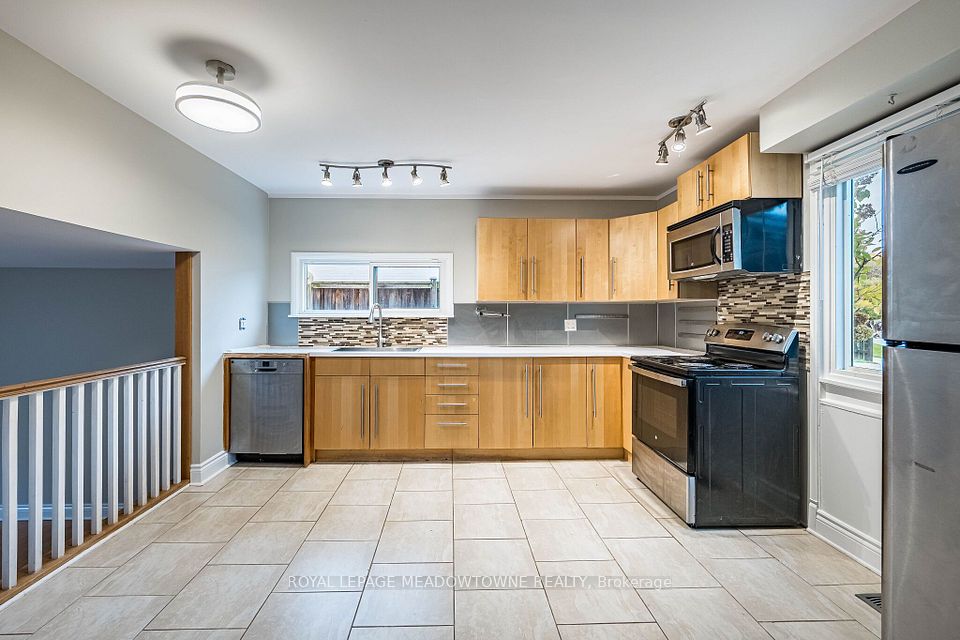 2600 Constable Road, Mississauga, ON L5J 1W2 8