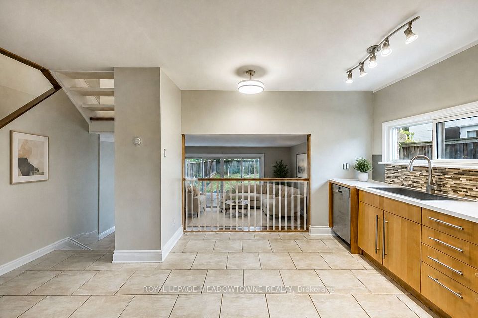 2600 Constable Road, Mississauga, ON L5J 1W2 12