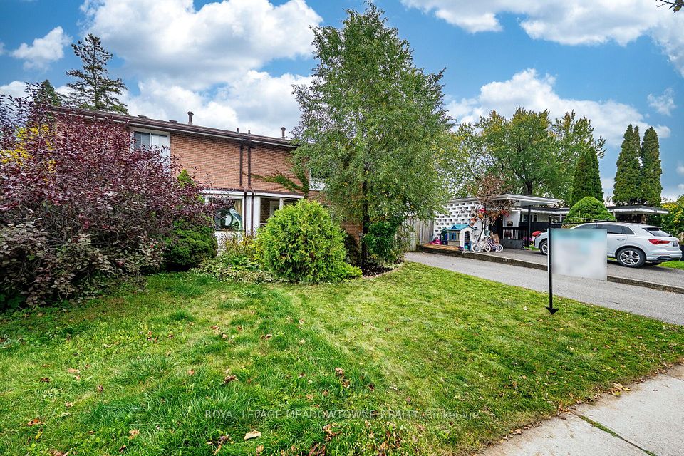 2600 Constable Road, Mississauga, ON L5J 1W2 3