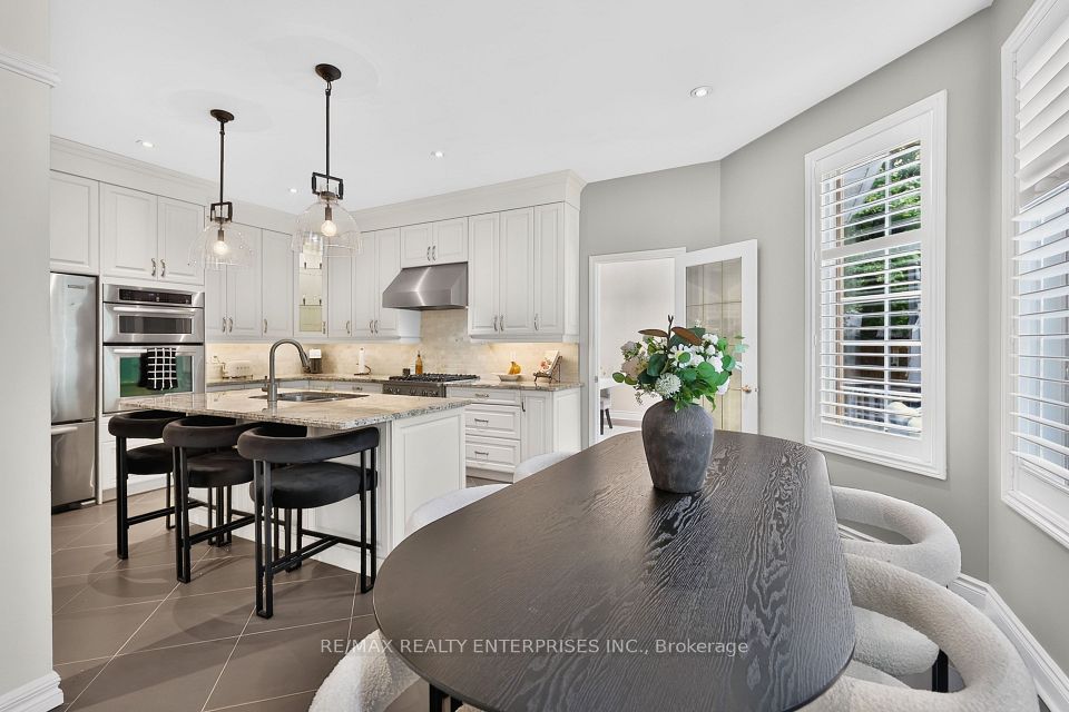 1492 Broadmoor Avenue, Mississauga, ON L5G 3T8 13