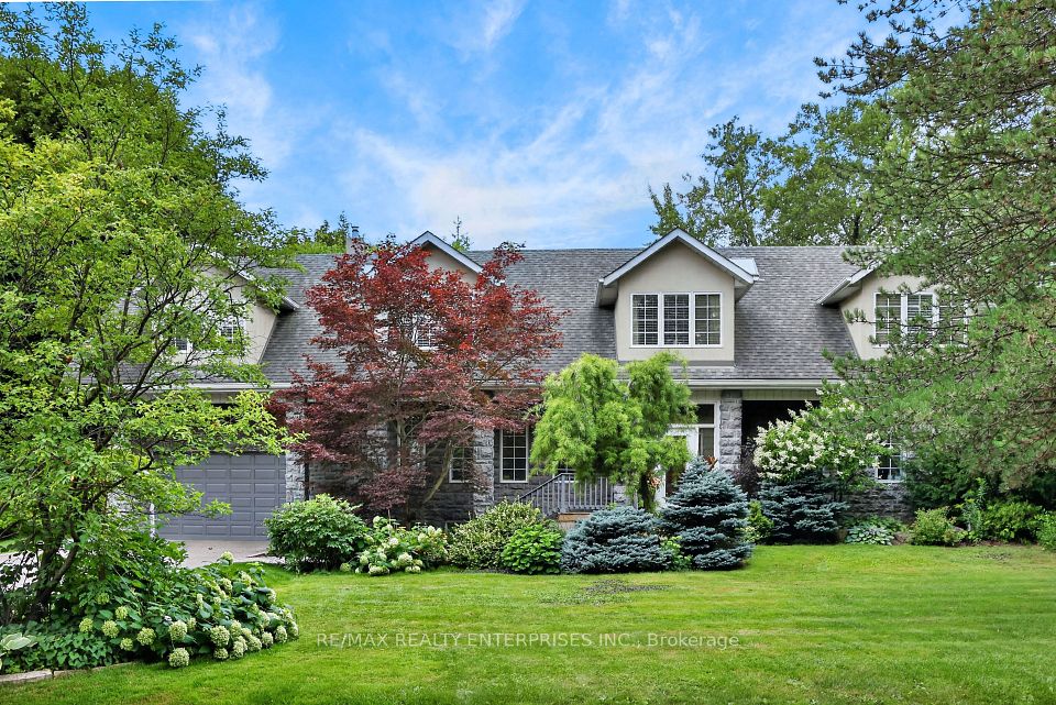 1492 Broadmoor Avenue, Mississauga, ON L5G 3T8 3
