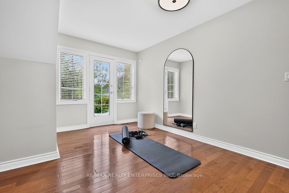 1492 Broadmoor Avenue, Mississauga, ON L5G 3T8 25