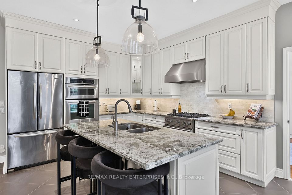 1492 Broadmoor Avenue, Mississauga, ON L5G 3T8 10