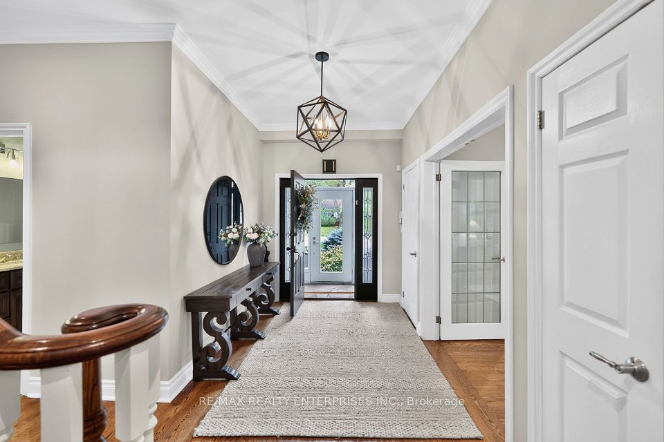 1492 Broadmoor Avenue, Mississauga, ON L5G 3T8 20