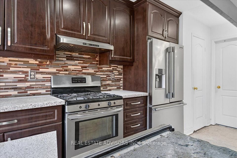 27 Coachwhip Road, Brampton, ON L6R 1X9 17