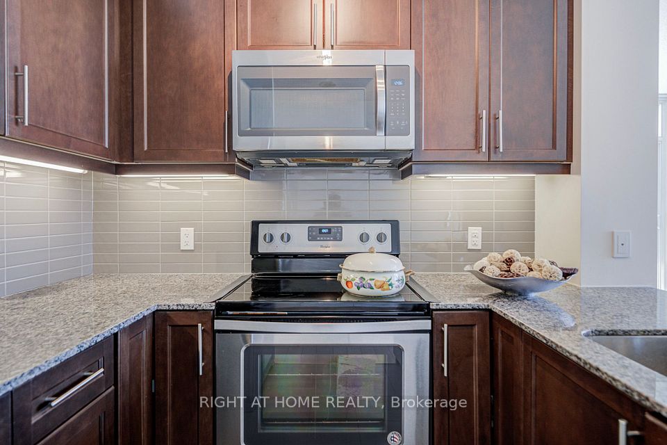 3975 Grand Park Drive 4307, Mississauga, ON L5B 4M6 4