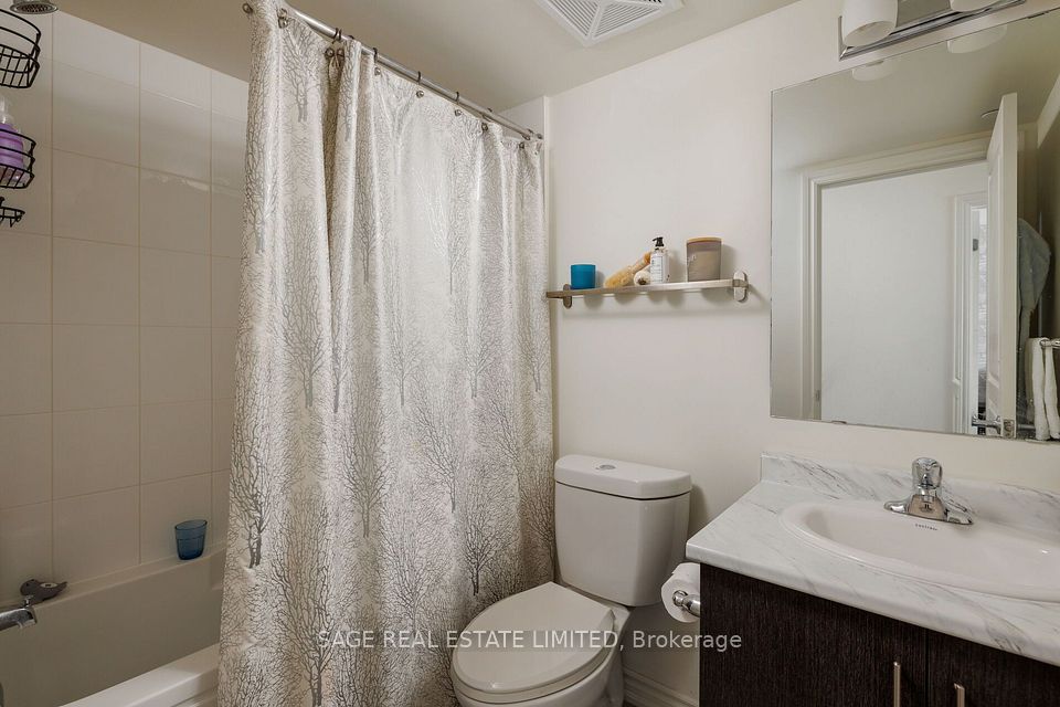 115 Long Branch Avenue 7, Toronto, ON M8W 0A9 25