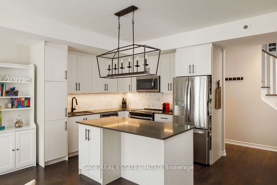 115 Long Branch Avenue 7, Toronto, ON M8W 0A9 14