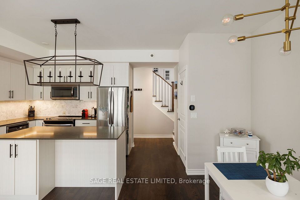 115 Long Branch Avenue 7, Toronto, ON M8W 0A9 9