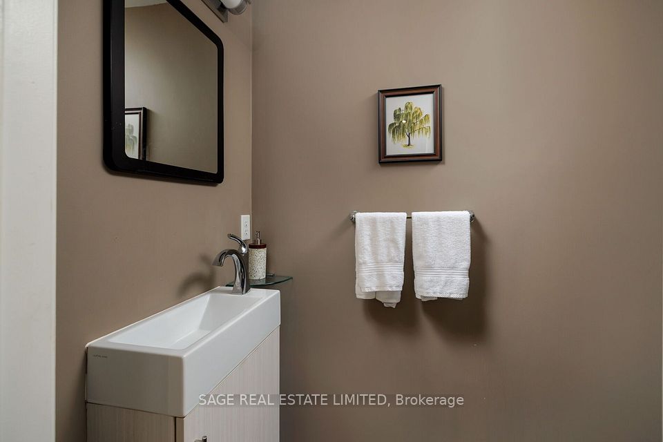 115 Long Branch Avenue 7, Toronto, ON M8W 0A9 16