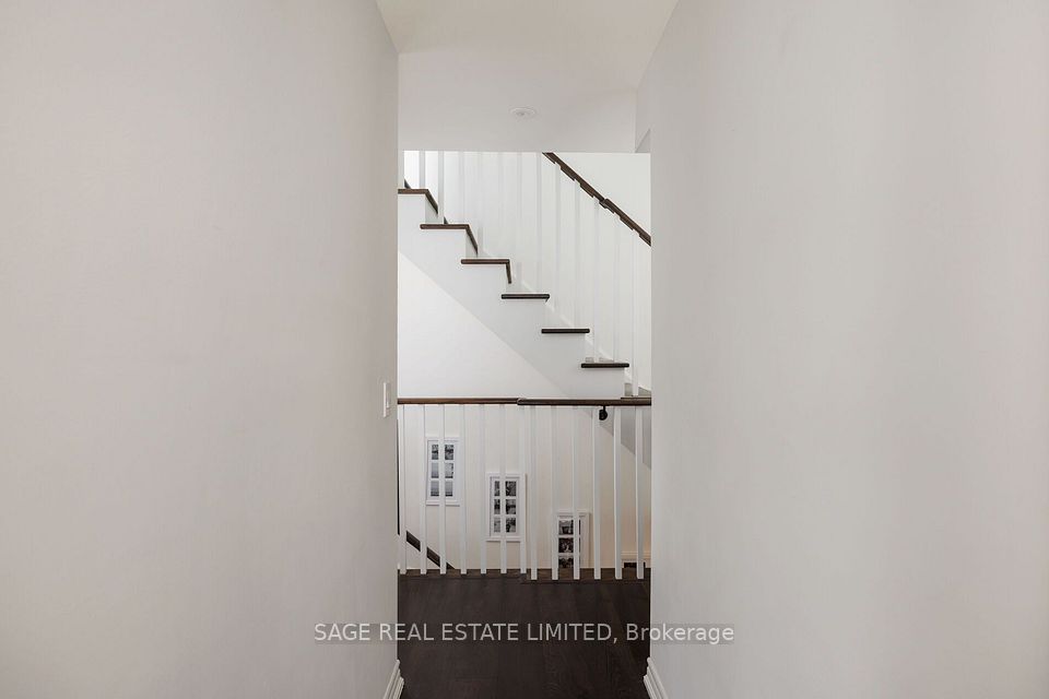 115 Long Branch Avenue 7, Toronto, ON M8W 0A9 19