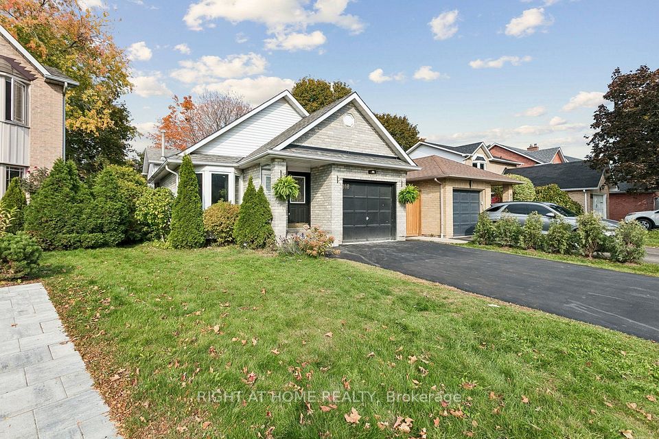 Detached at 818 Miriam Crescent, Burlington, ON L7S 2B9