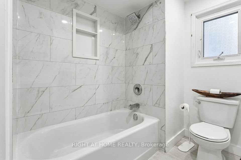 818 Miriam Crescent, Burlington, ON L7S 2B9 24