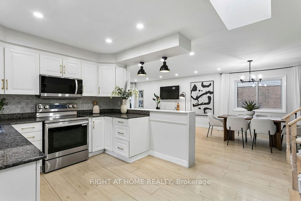 818 Miriam Crescent, Burlington, ON L7S 2B9 15