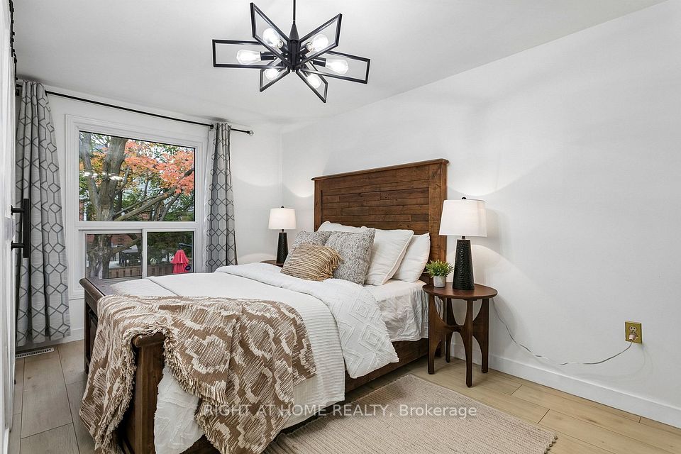 818 Miriam Crescent, Burlington, ON L7S 2B9 21