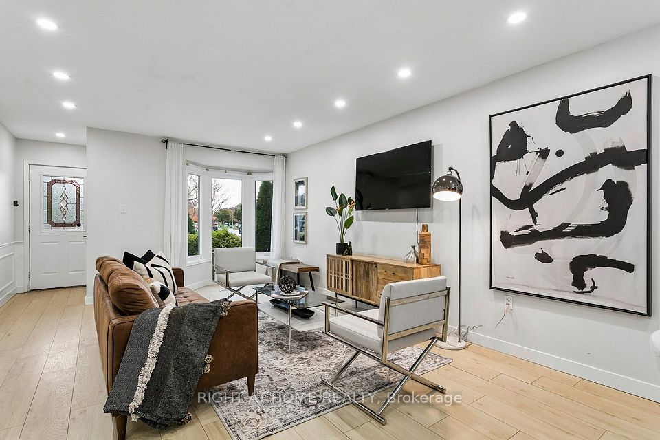 818 Miriam Crescent, Burlington, ON L7S 2B9 4