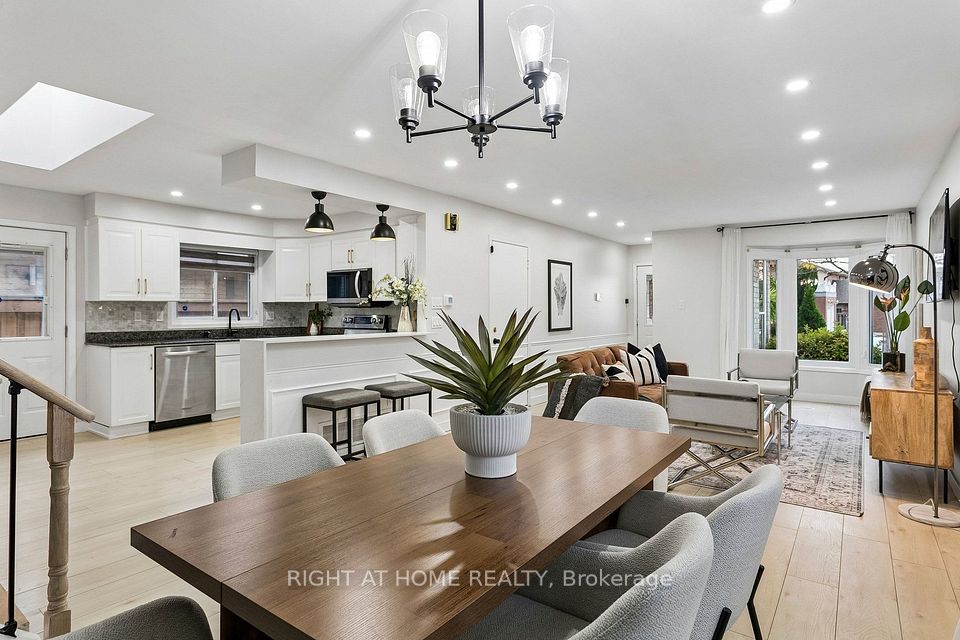 818 Miriam Crescent, Burlington, ON L7S 2B9 10