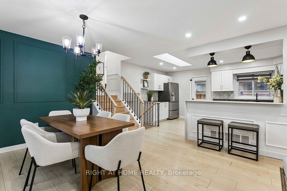 818 Miriam Crescent, Burlington, ON L7S 2B9 9