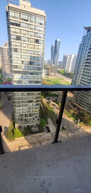 36 Elm Drive N 1501, Mississauga, ON L5B 1L9 9