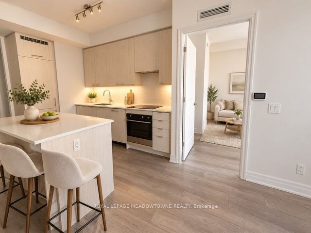 36 Elm Drive N 1501, Mississauga, ON L5B 1L9 3