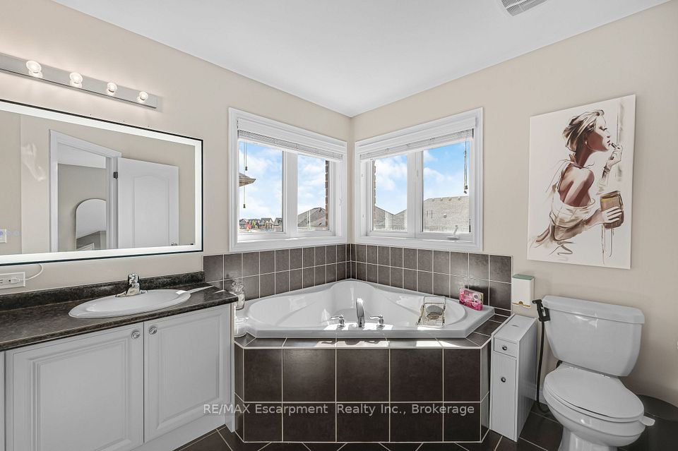 18 Autumn Arbour Road, Caledon, ON L7C 3T8 22